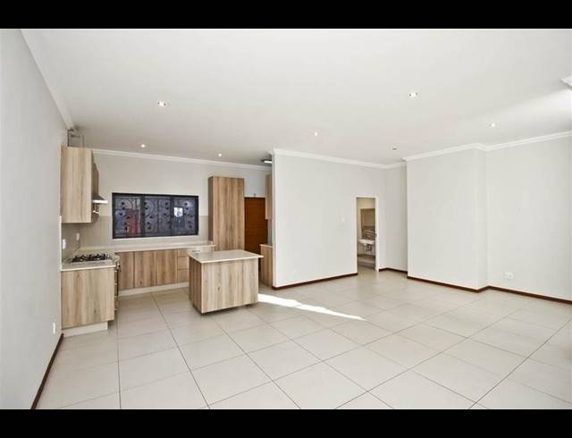 3 BEDROOM PROPERTY TO RENT IN VICTORY PARK